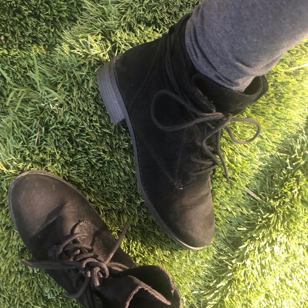 Women Black booties